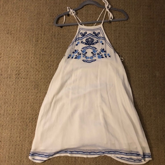 White Detailed Flowy Dress - Picture 3 of 5